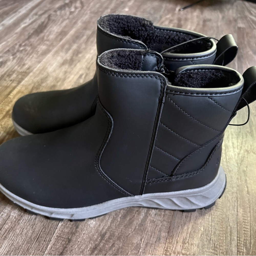Black Winter Boots